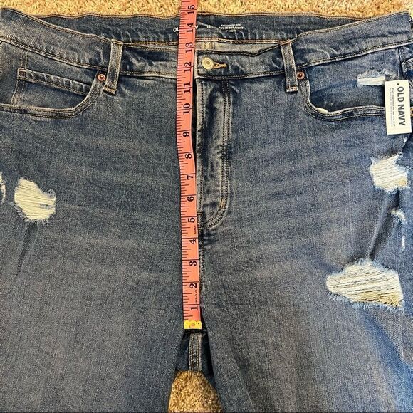 Old Navy Extra High Waisted Straight Button Fly Cut-Off Ripped Jean Shorts - Picture 8 of 10